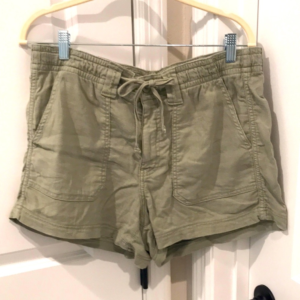 American Eagle Outfitters Casual Drawstring Women’s Shorts - Olive Green size 10